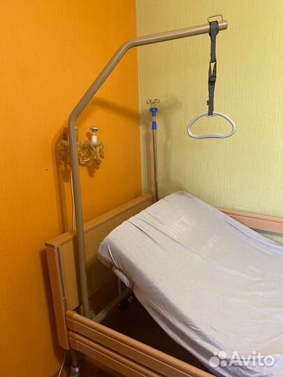 Медицинская кровать MET с матрасом