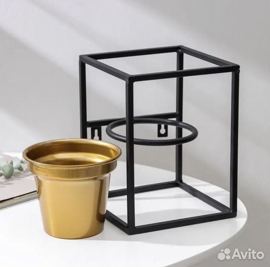 Кашпо ваза в стиле лофт настенное