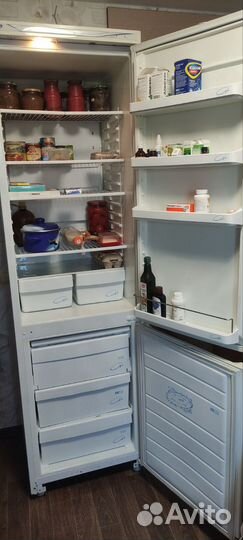 Холодильник Pozis Мир 152 в хорошем состоянии