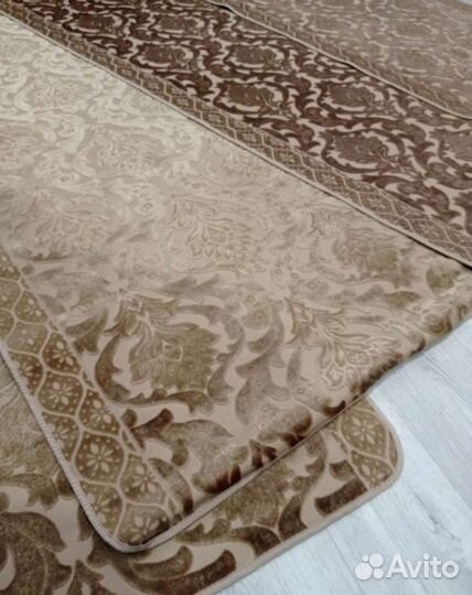 Покрывала-сидушки на диван 4шт,можно как коврики