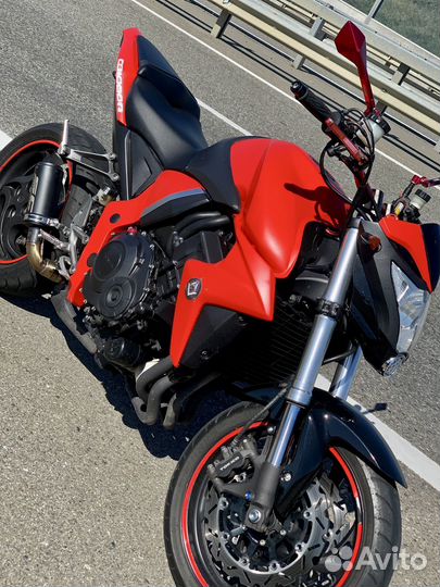 Honda cb1000r