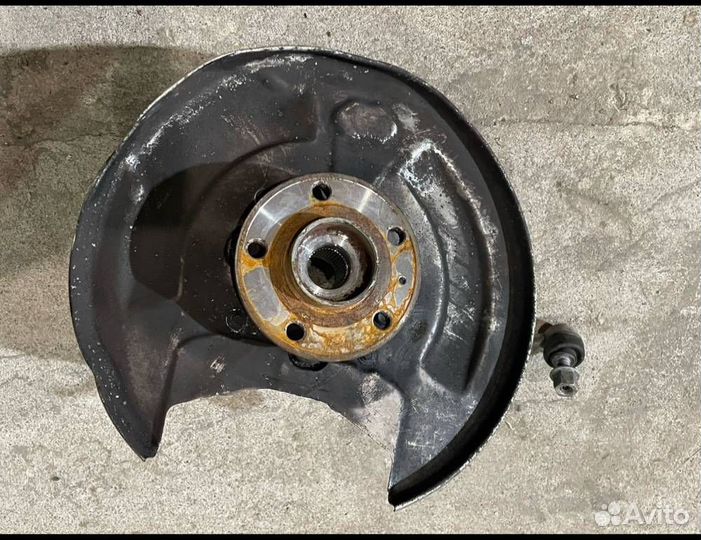 Кулак поворотный задний правый Volvo Xc60 2020