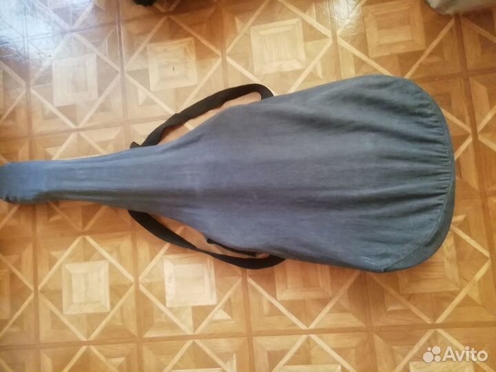 Акустическая гитара с олимпийской символикой