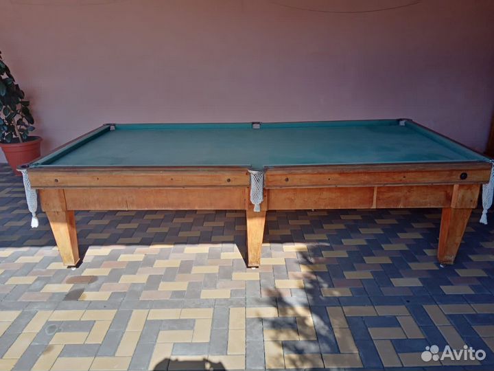 Бильярдный стол
