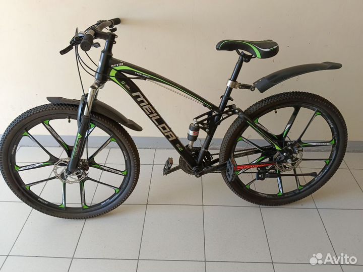 Велосипед скоростной на литых дисках