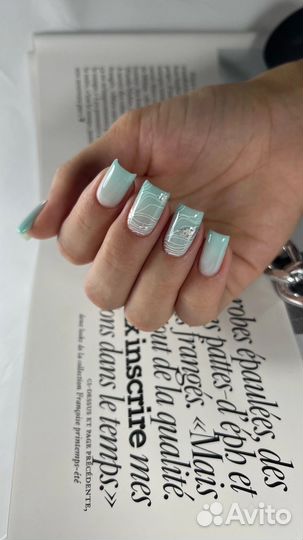 Модель на маникюр