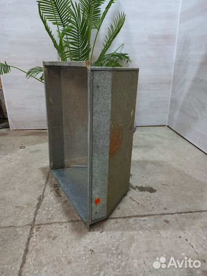 Зонт вытяжной с жироуловителем