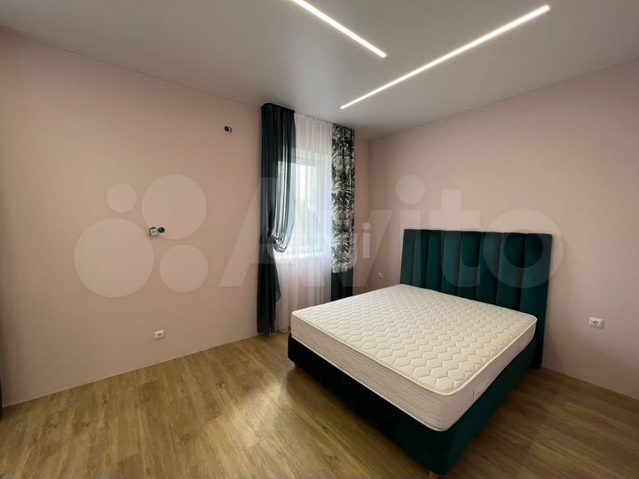 Коттедж 190 м² на участке 8 сот.