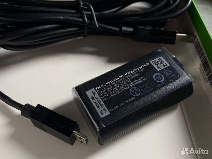 Аккумулятор Xbox + Micro-USB