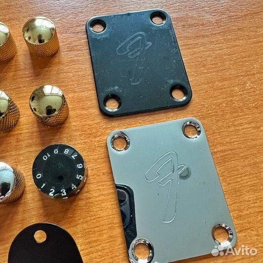 Гитарная фурнитура / саморезы для пикгардов