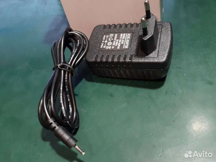 Зарядка для планшета 5V 2A 2,5x1,5мм