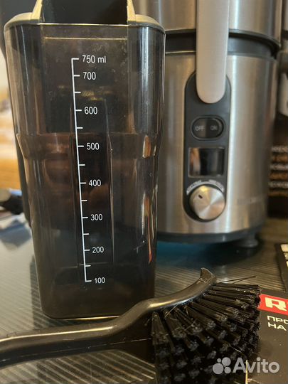 Соковыжималка Redmond RJ-M908