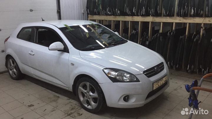 Стекло лобовое Hyundai i30