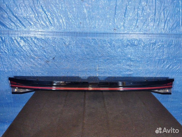 Фонарь в крышку багажника Hyundai Elantra