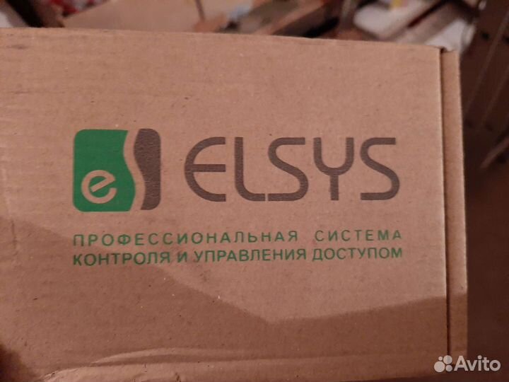 Считыватель карт настольный