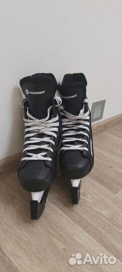 Коньки хоккейные 39 размер