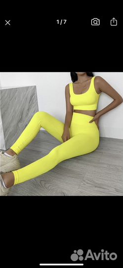 Спортивные комплекты из топа и легинсов