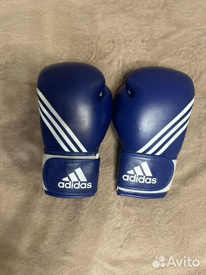 Боксерские перчатки