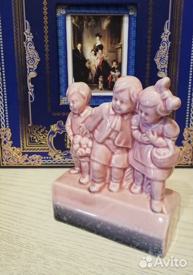 Статуэтка фаянсовая дети Европа (редкое клеймо)