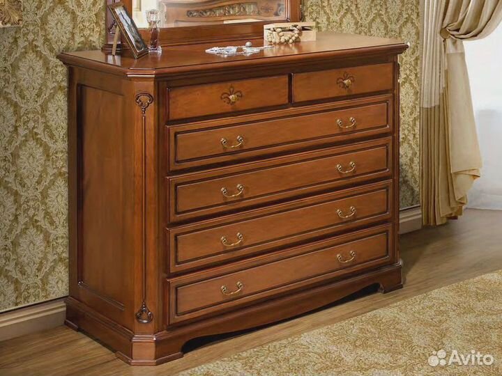 Комод с зеркалом 