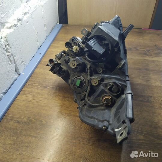 Фара ксеноновая передняя правая Nissan Teana J32