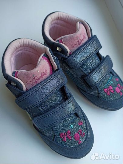 Кроссовки для девочки