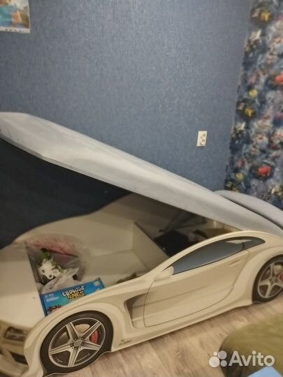 Детская кровать машина