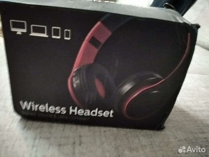 Беспроводные наушники со встроенным плеером