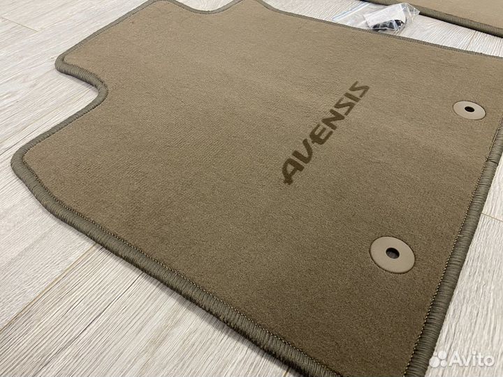 Оригинальные текстильные ковры Toyota Avensis 3