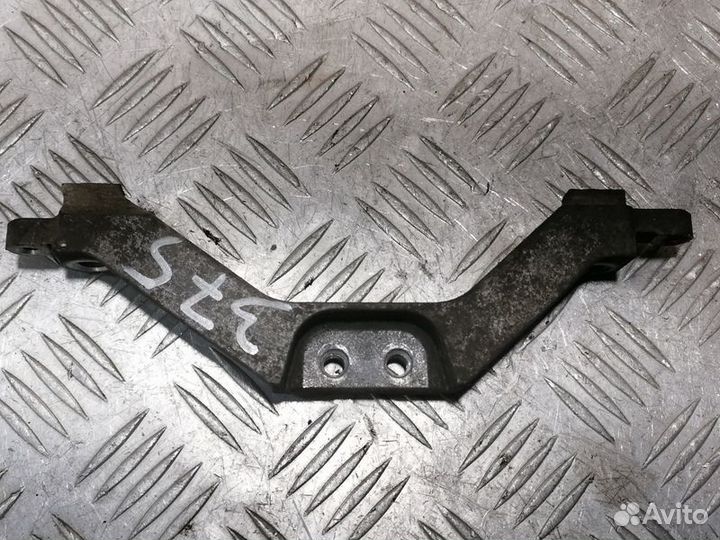 Кронштейн другой Toyota Yaris 2005 2011