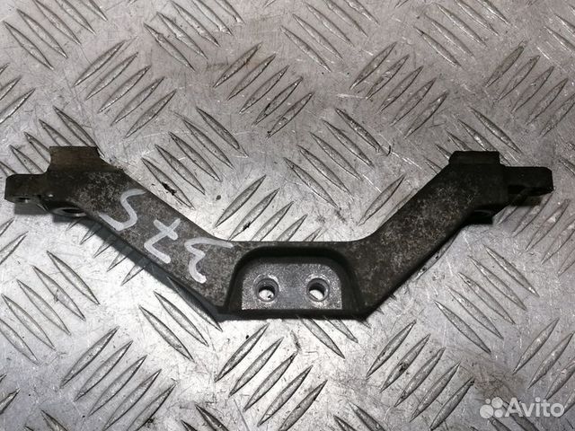 Кронштейн другой Toyota Yaris 2005 2011