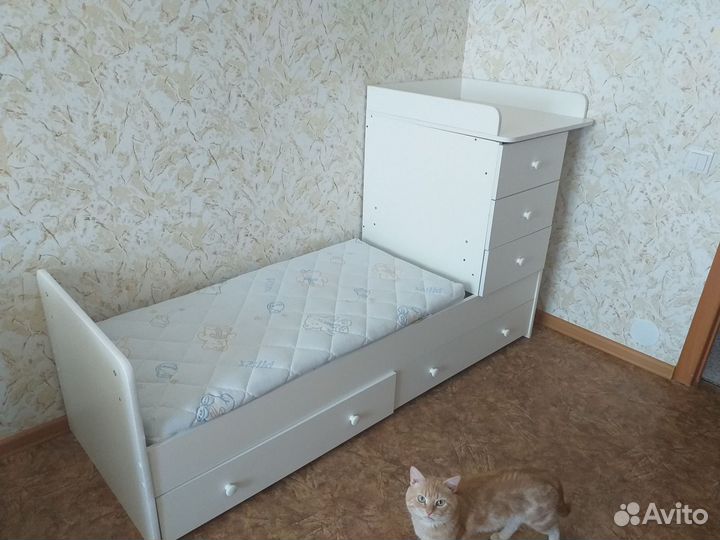 Детская кровать трансформер с маятником