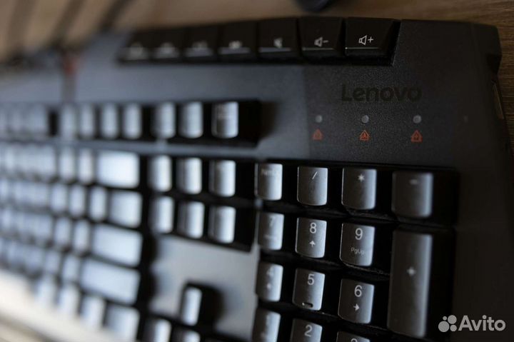 Игровая клавиатура Lenovo
