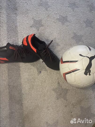 Футбольные бутсы