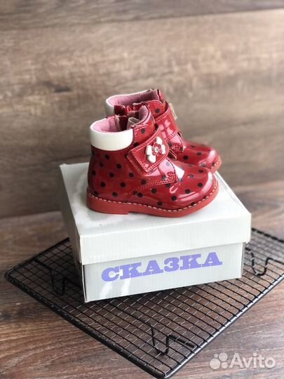 Ботинки для девочки 18