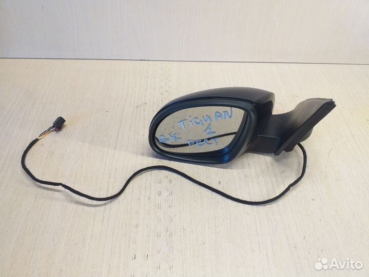 Зеркало левое Volkswagen Tiguan 2016 год