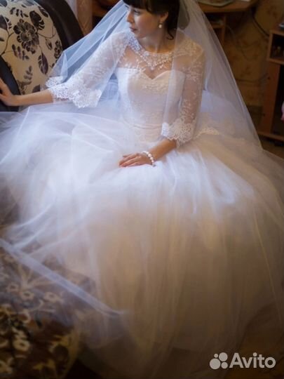 Свадебное платье 42 44 бу