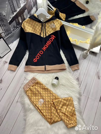 Спортивный костюм женский