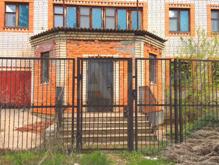 Дом 608,1 м² на участке 21,8 сот.