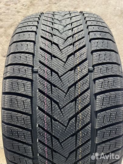 Sonix WinterXPro 999 295/40 R21 147U