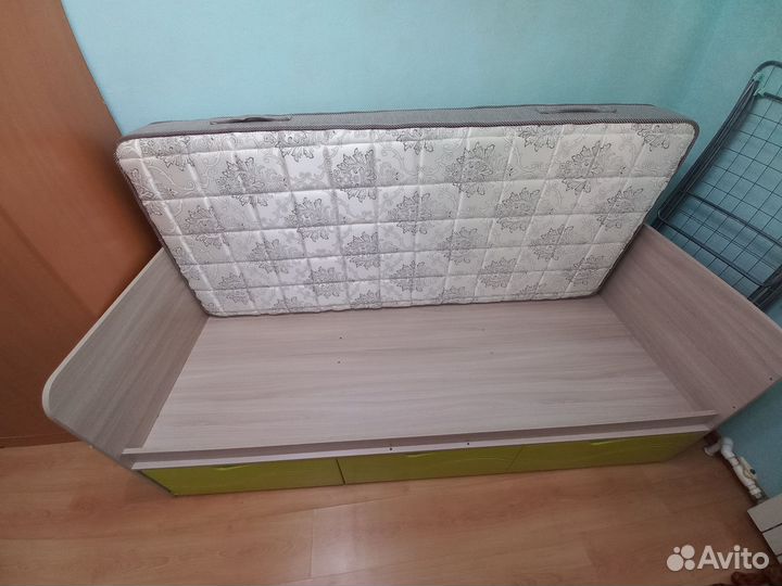 Кровать односпальная с ящиками