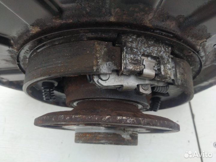 Кулак задний правый Mercedes Cls W218 OM651 2012