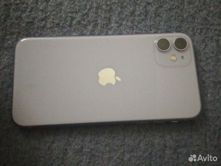 iPhone 11, 64 ГБ