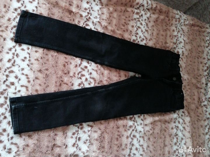 Джинсы узкие