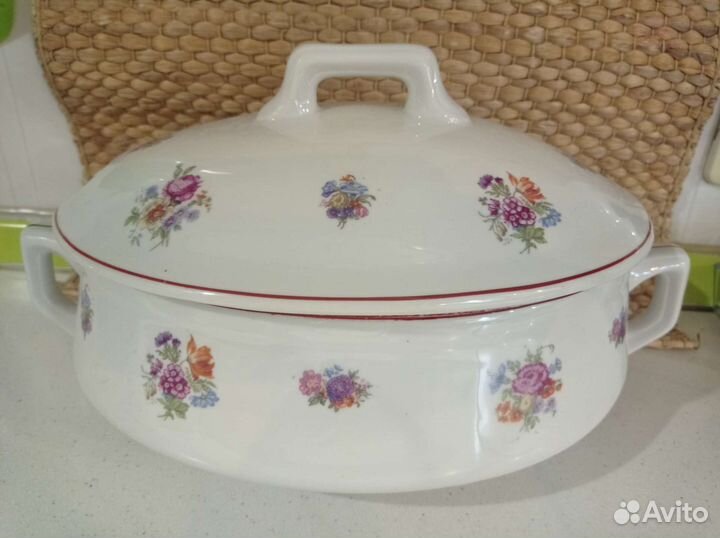 Фарфоровая супница