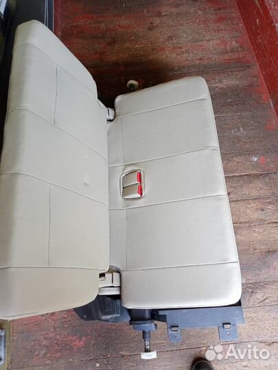 Третий ряд сидений mitsubishi pajero 4