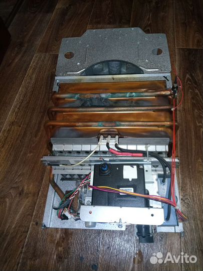 Газовая колонка ariston fast EVO 14B на запчасти