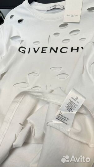 Футболка givenchy