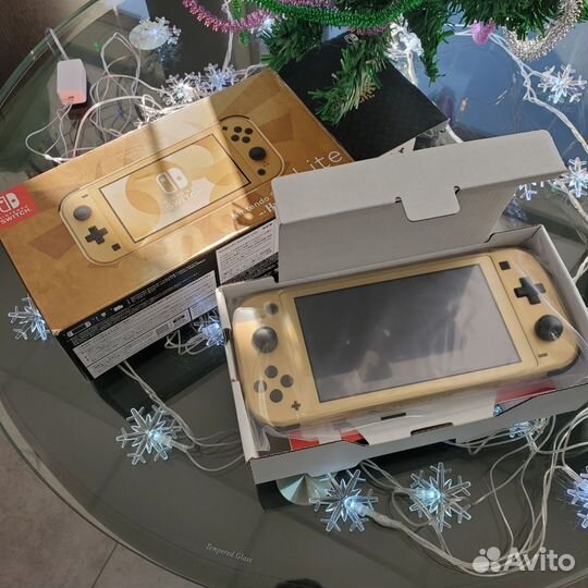 Новая Nintendo Switch Lite (Hyrule edition)