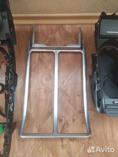 Центральная консоль с холодильником